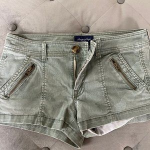 Army Green Shorts With Zipper Pockets